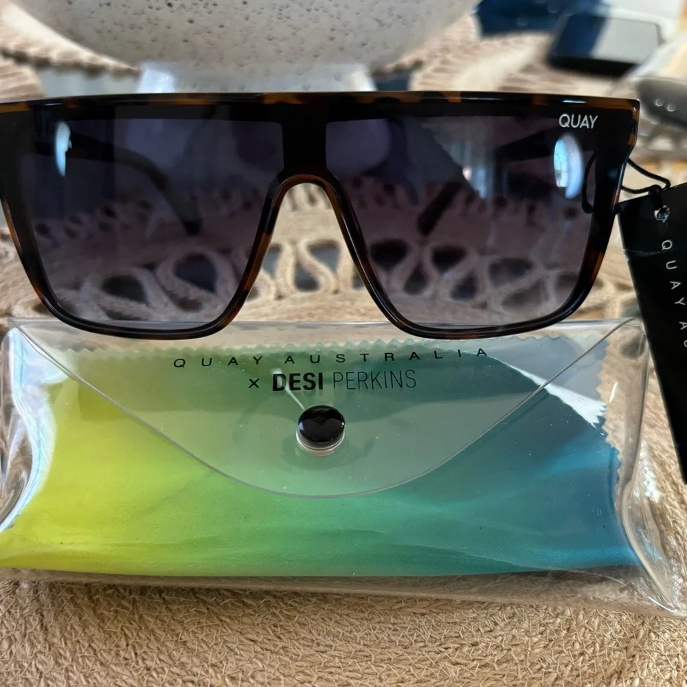 Quay Australia x Desi Perkins Tortoise Sunglasses - Picture 3 of 5